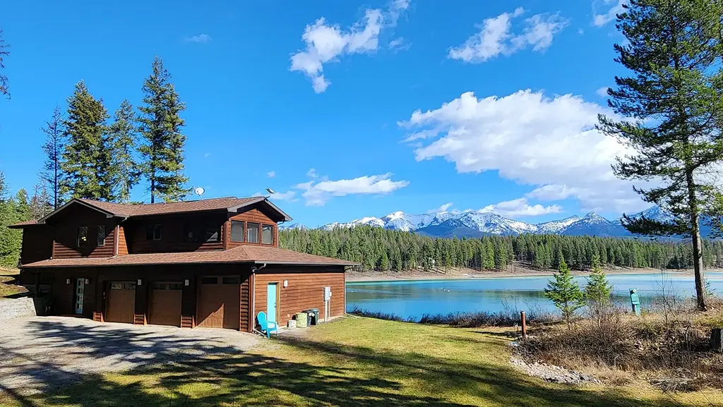 989 Lake Of The Woods Lane, Bigfork