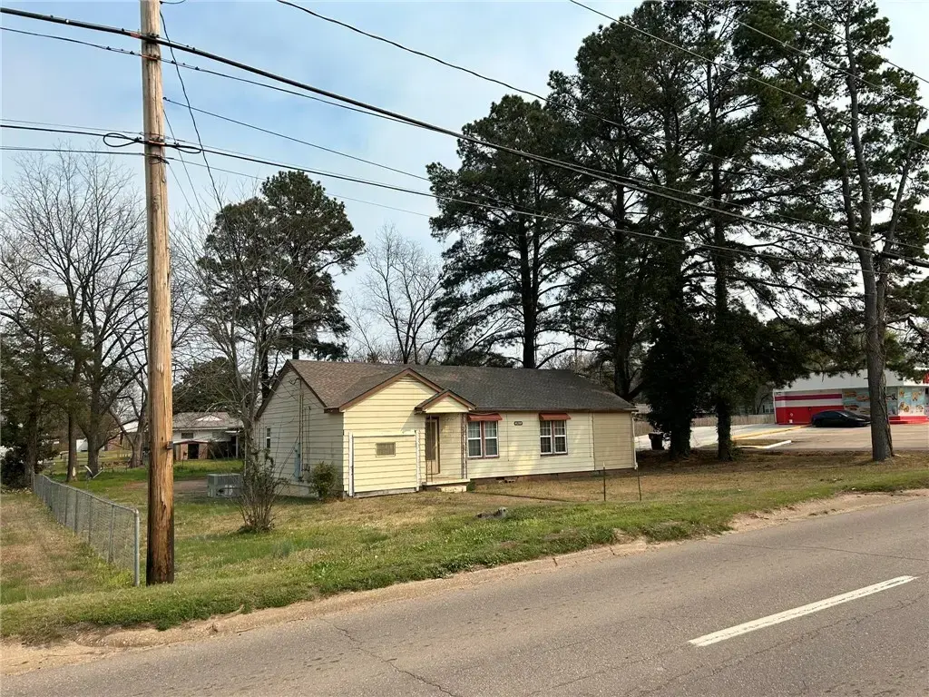 1615 S Arkansas Avenue, Russellville