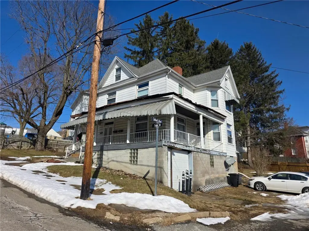 725 Pine Street , Irwin