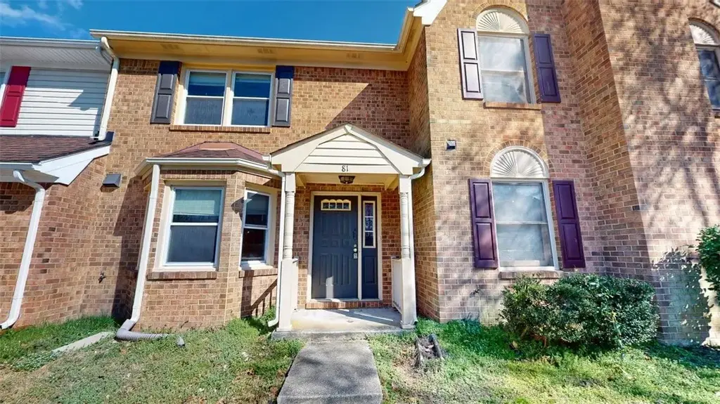 81 N Lake Loop, Hampton