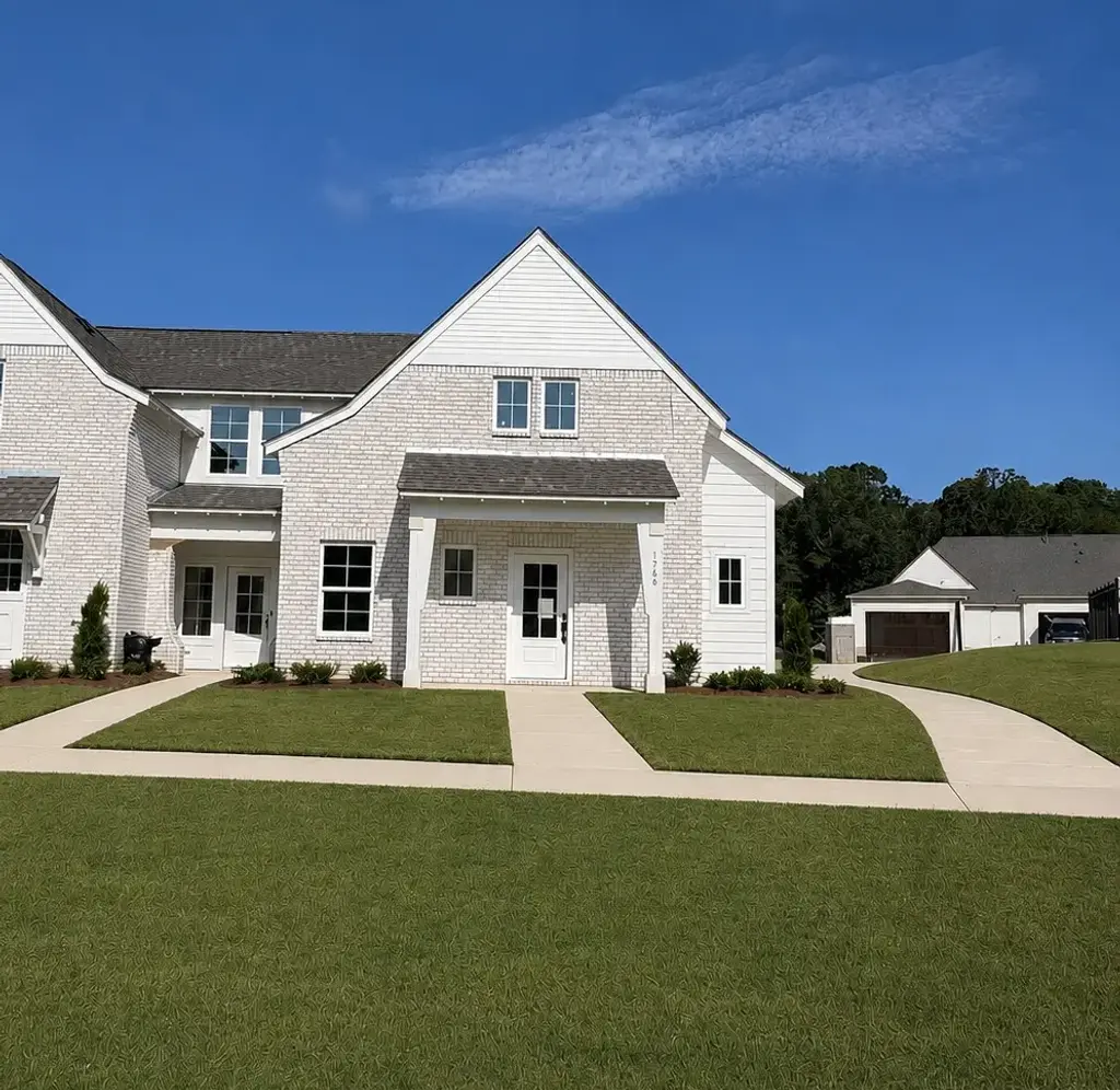 1740 Woodland Pines Ln 279, Auburn