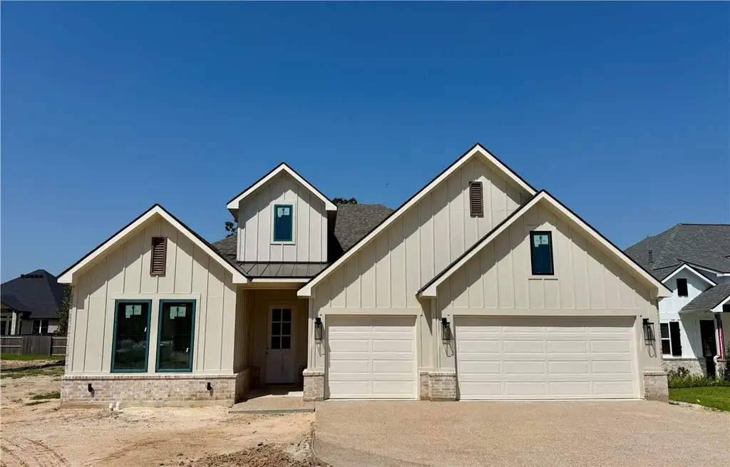 1812 Register Court, College Station