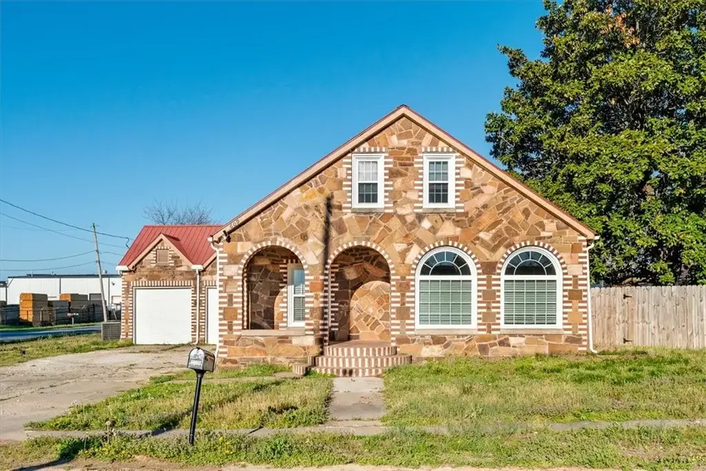 609 S Main Avenue, Lincoln