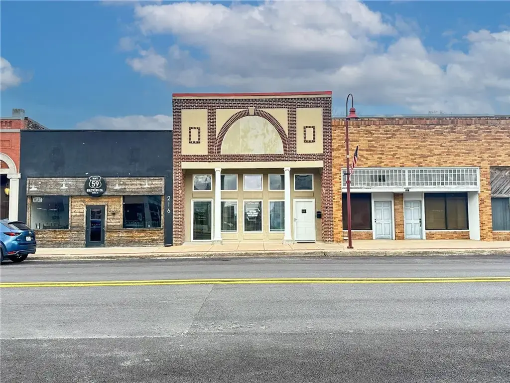 220 E Main Street, Gentry