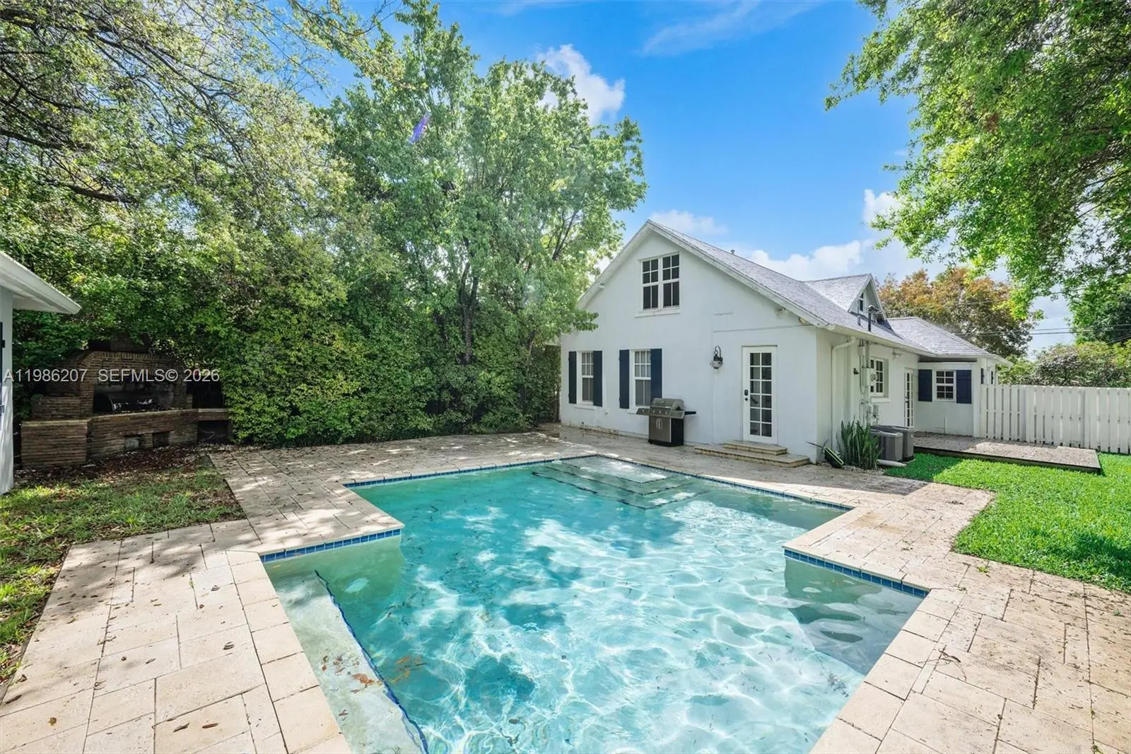 Photo of Listing #A11986207