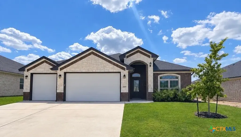 809 Dred Roger Circle, Killeen