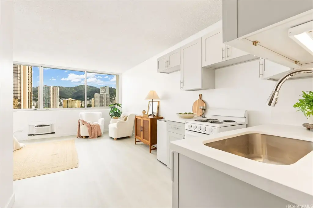 1560 Kanunu Street # 1401, Honolulu