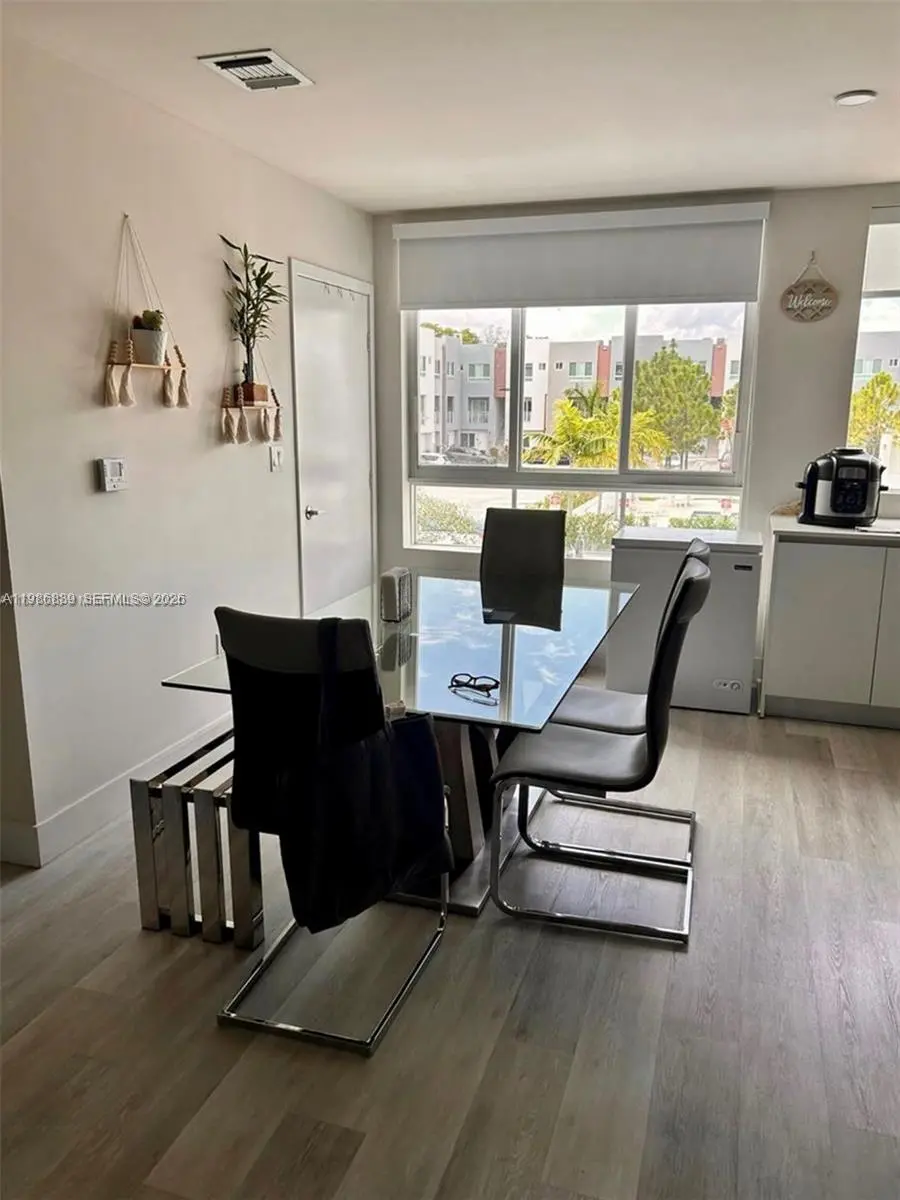 Photo of Listing #A11986839