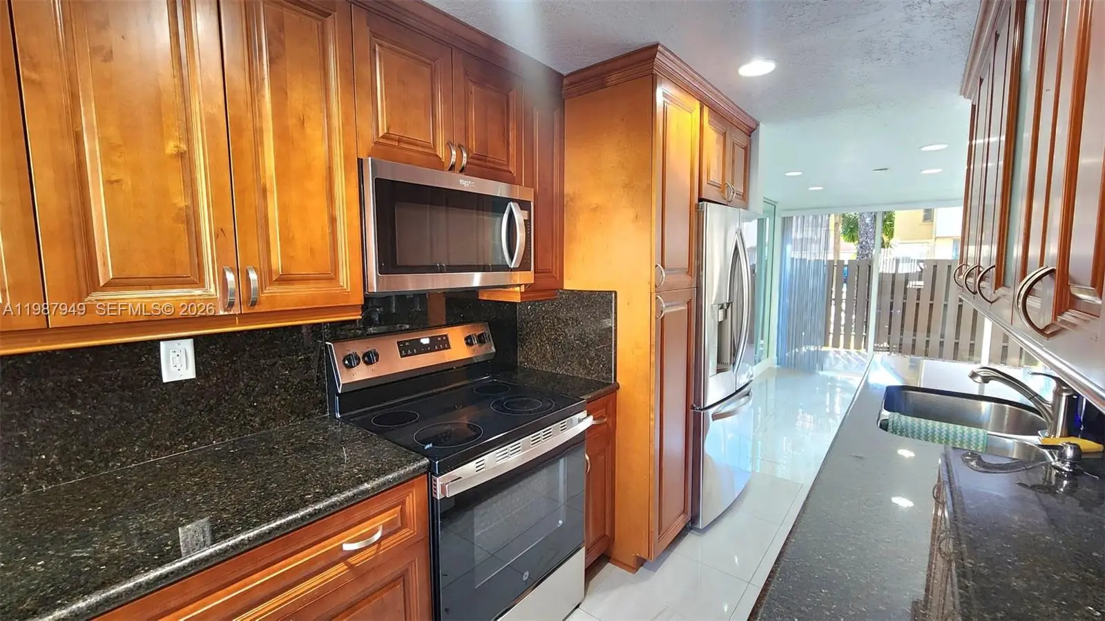 Photo of Listing #A11987949