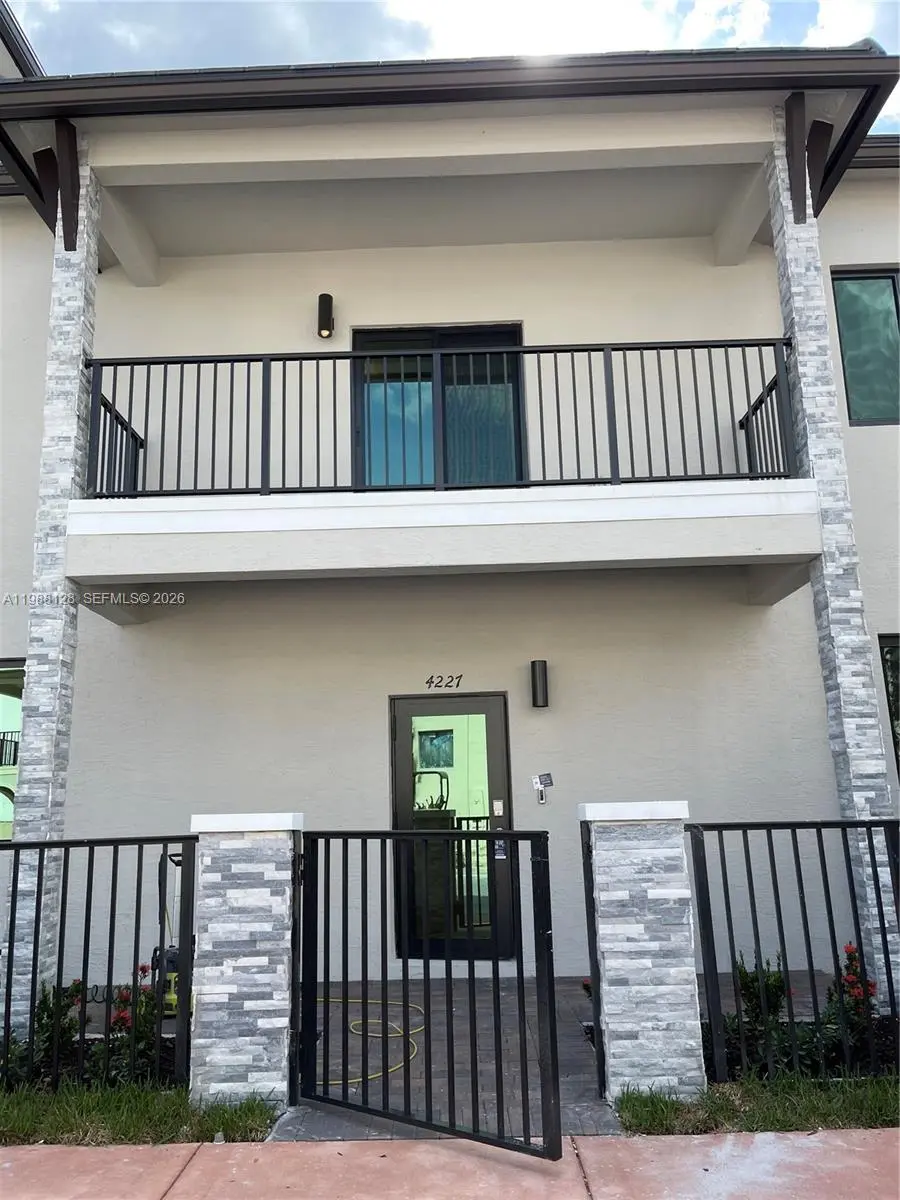 Photo of Listing #A11988128