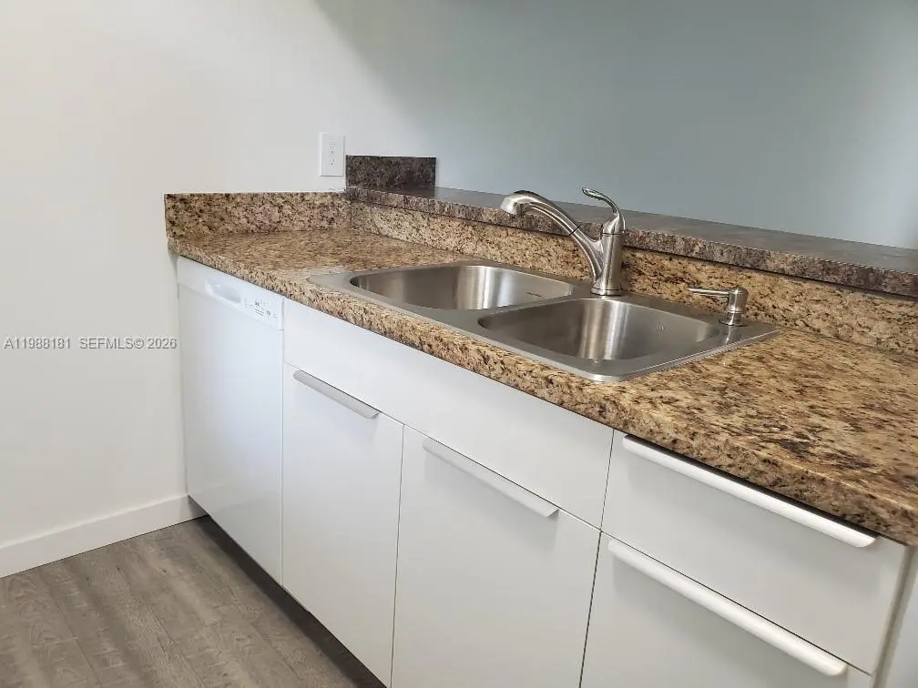 Photo of Listing #A11988181