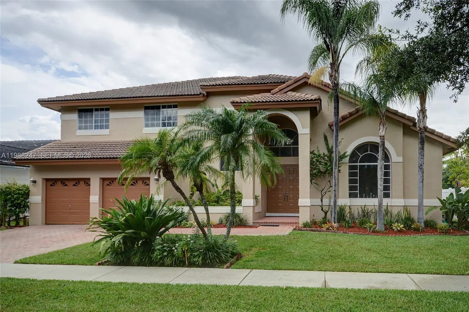 Photo of Listing #A11988247