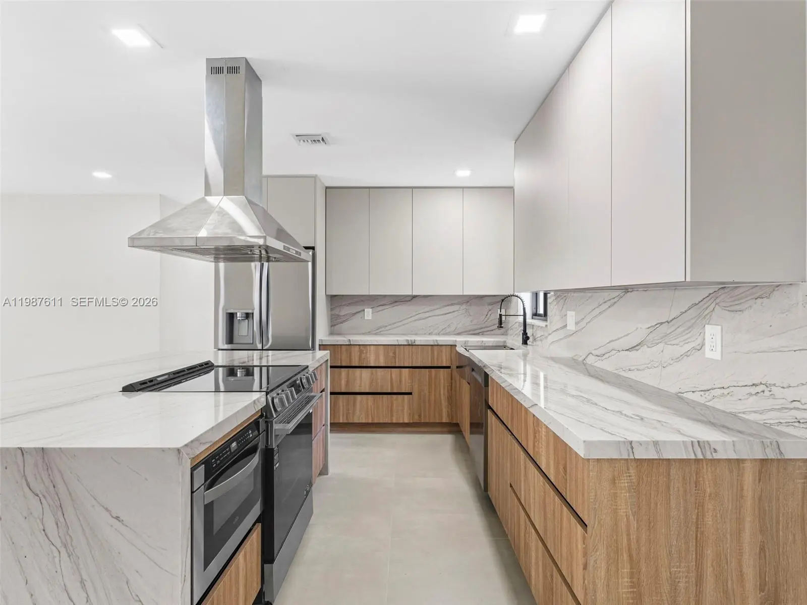 Photo of Listing #A11987611