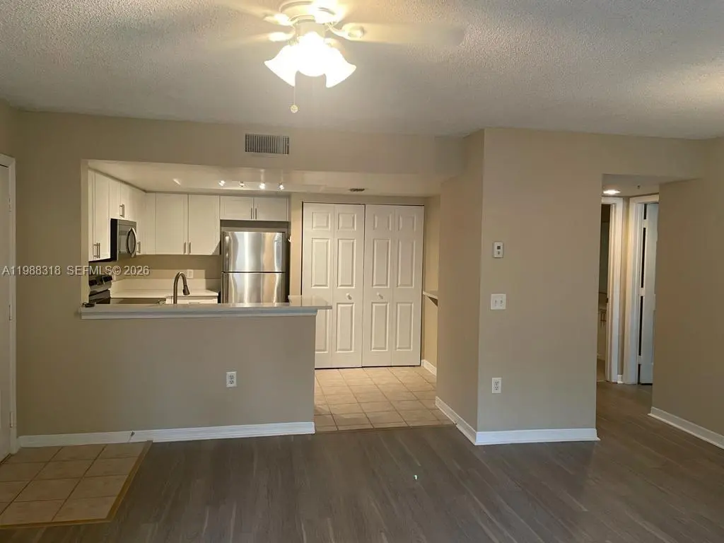 Photo of Listing #A11988318