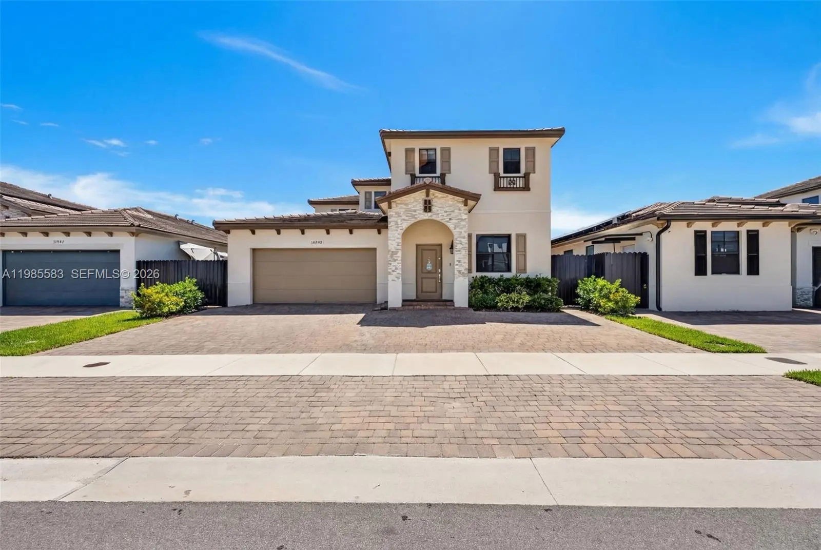 Photo of Listing #A11985583