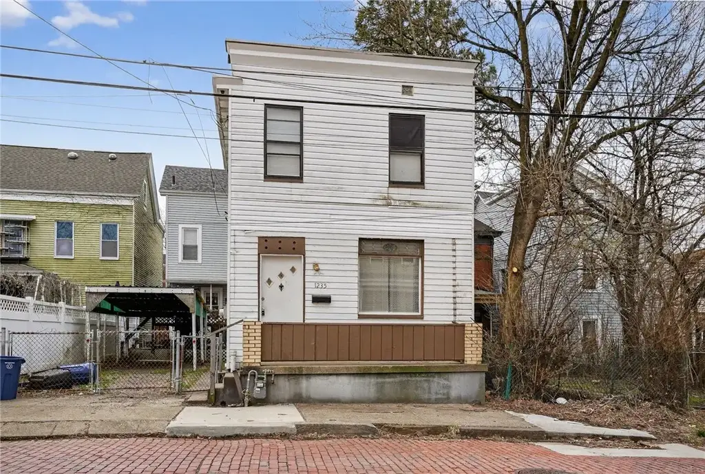 1235 Thelma Street , Marshall Shadeland