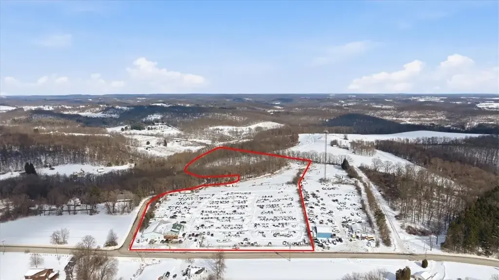 735 Perry Highway , Lancaster