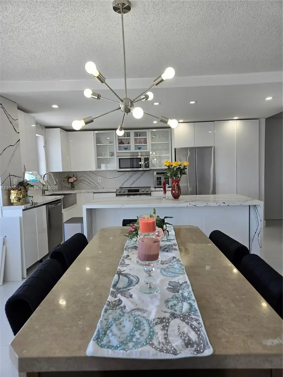 Photo of Listing #A11988576