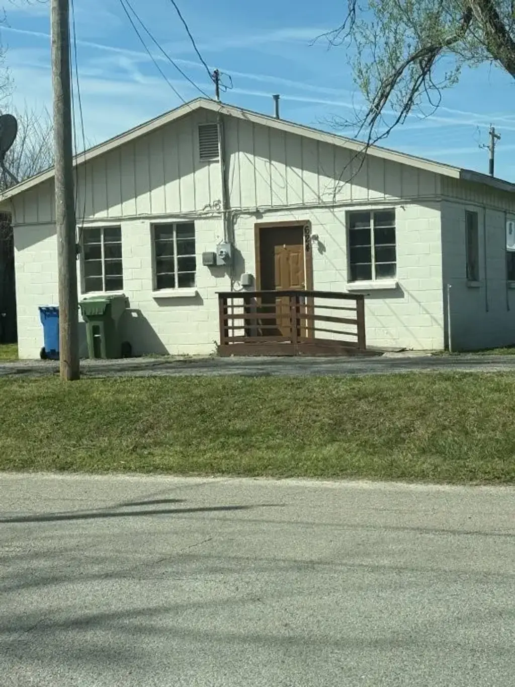 624 N B Street, Rogers