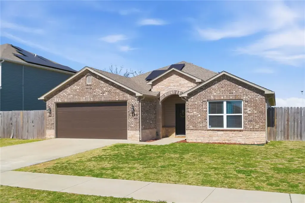 1700 Hermitage Drive, Centerton