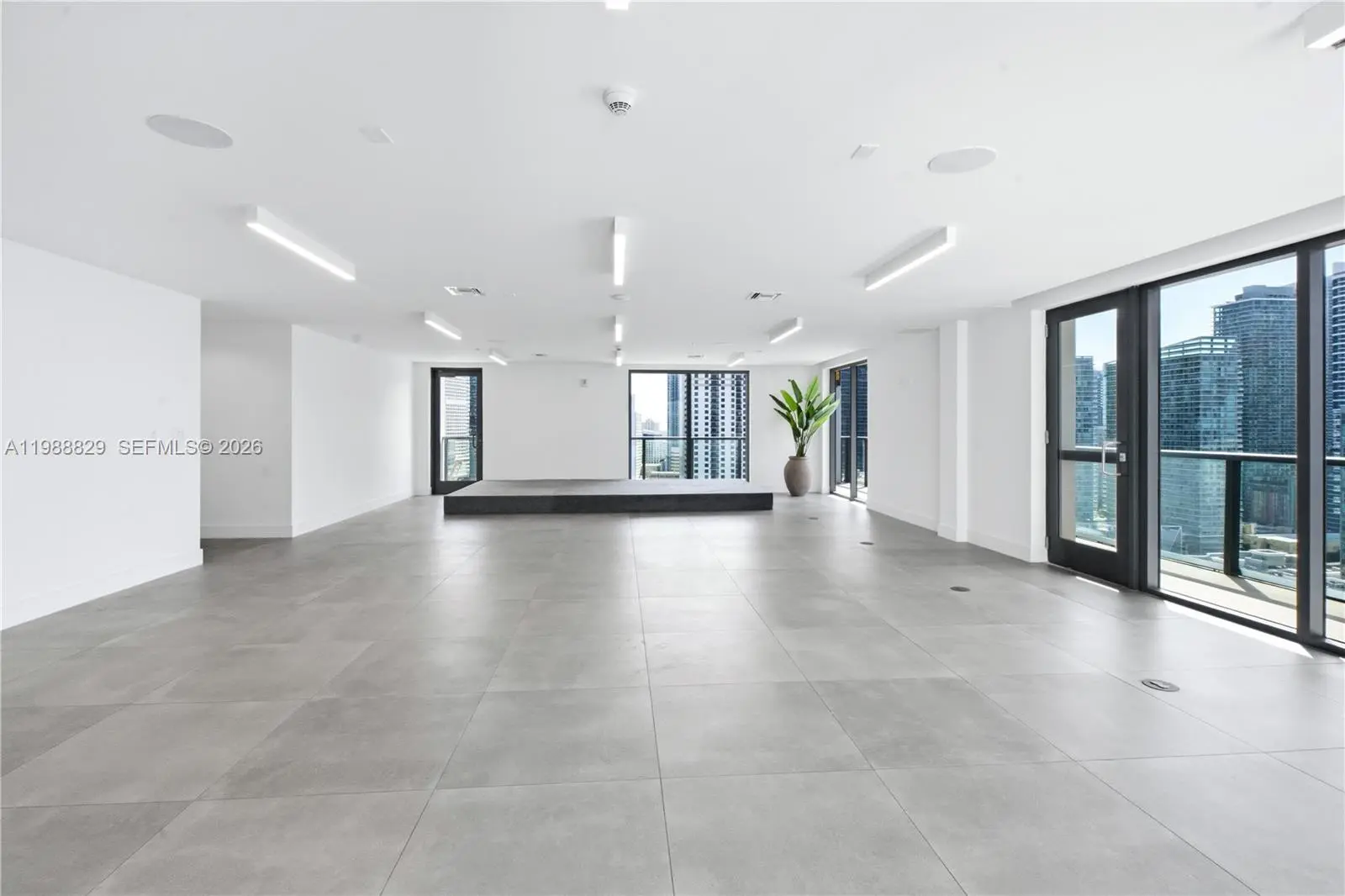 Photo of Listing #A11988829