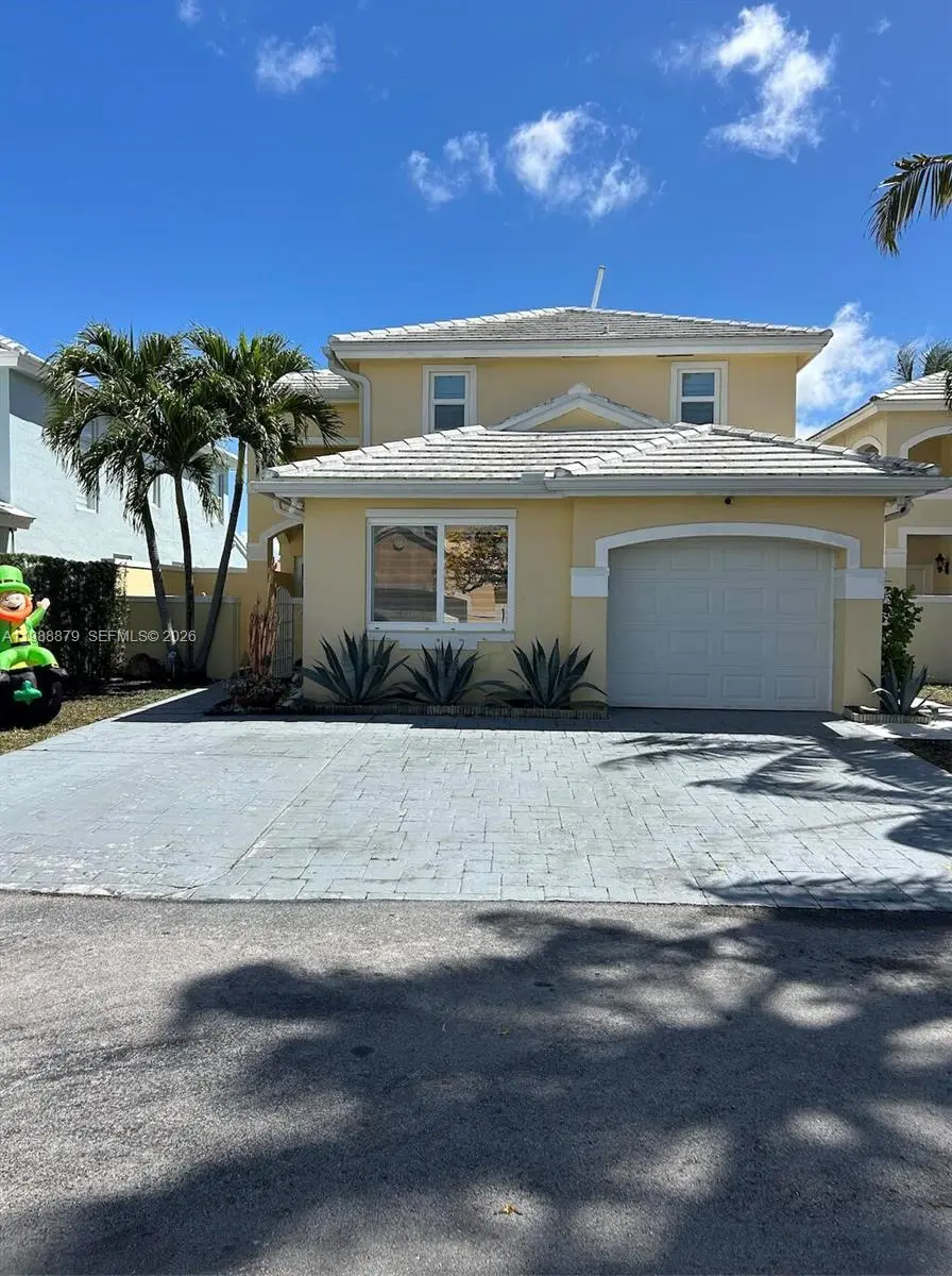 2 of 25 - 4767 Sw 154th Avenue, Miami, FL