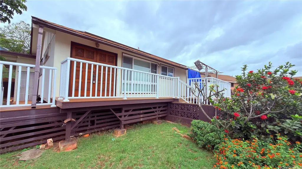 94-1086 Lumihoahu Street # Upstairs, Waipahu