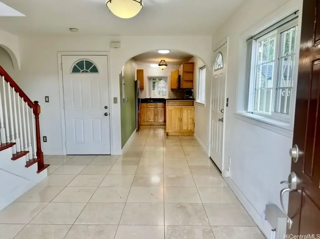 2705 Kaaha Street, Honolulu