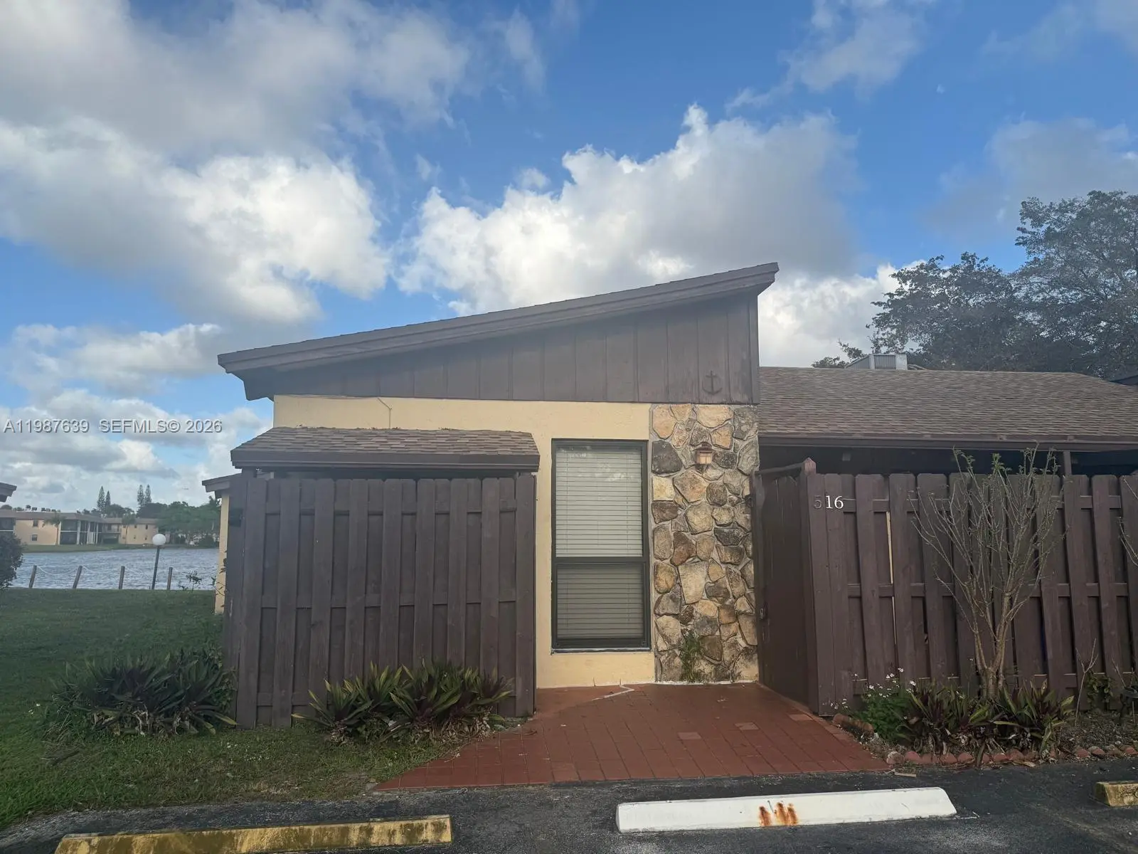 Photo of Listing #A11987639