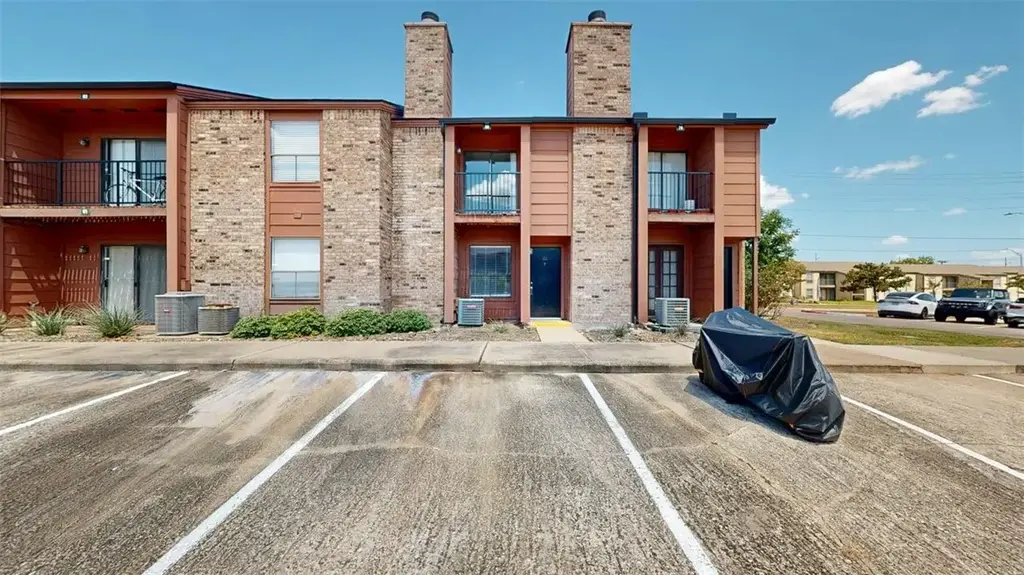 904 University Oaks Boulevard 80, College Station