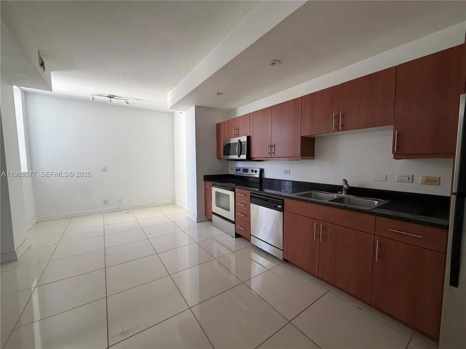 Photo of Listing #A11989377