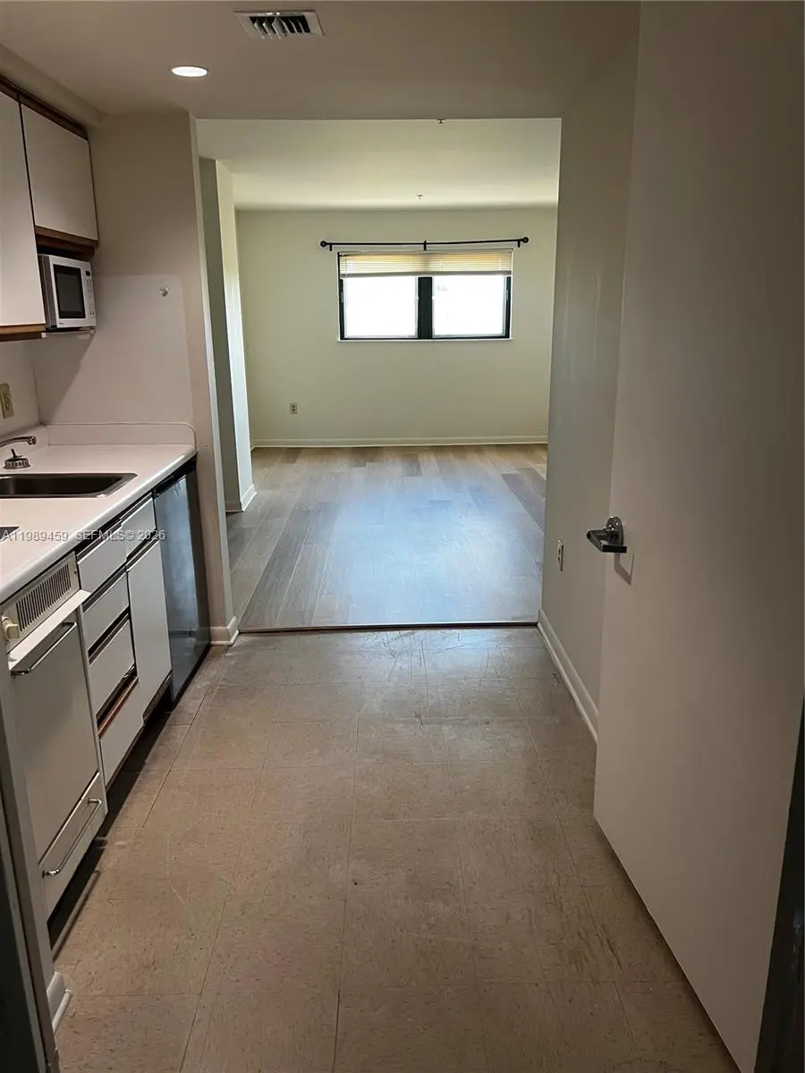 Photo of Listing #A11989459