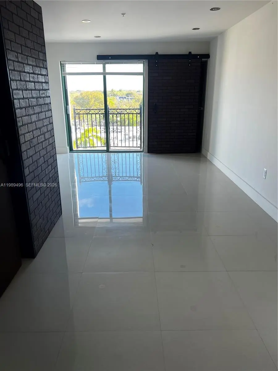 Photo of Listing #A11989496