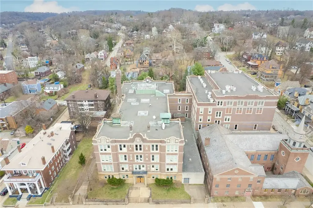 747 Wallace Avenue (wilkinsburg High School), Wilkinsburg