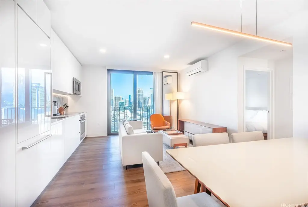 987 Queen Street # 1303, Honolulu