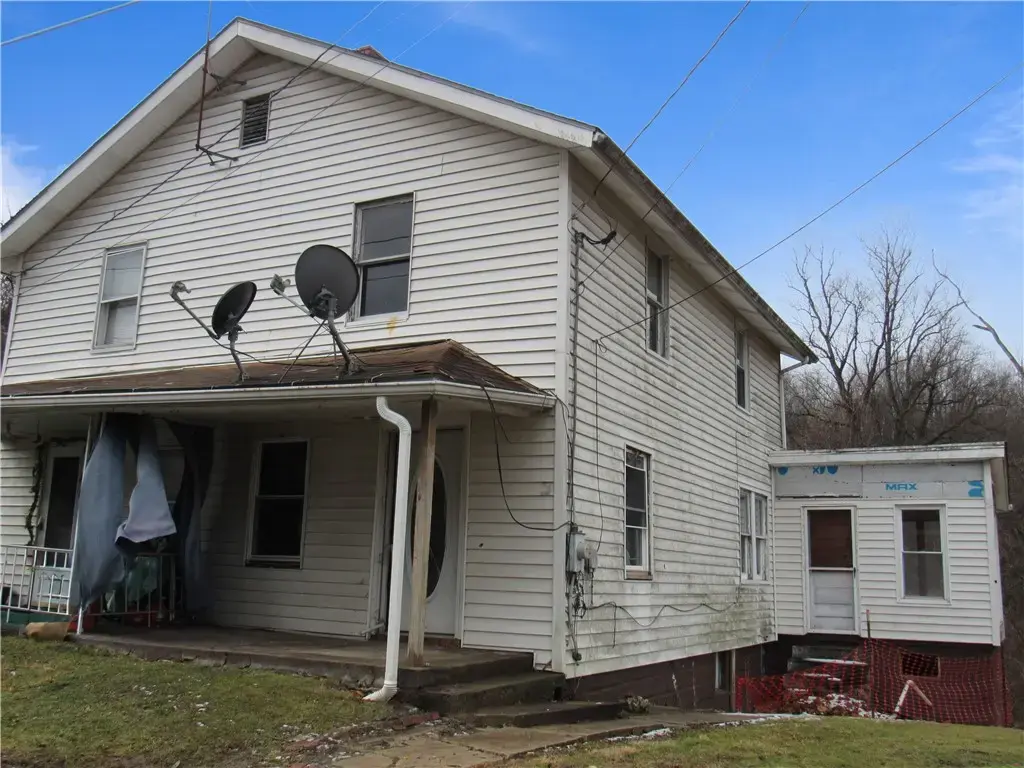 211 Melrose Street, Luzerne