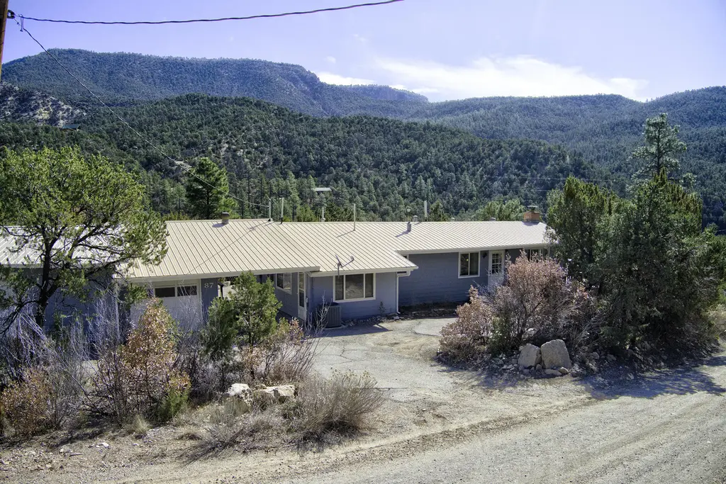 87 Redondo Road, Jemez Springs