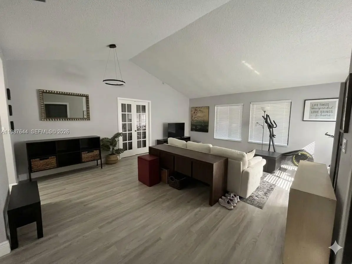 Photo of Listing #A11987644