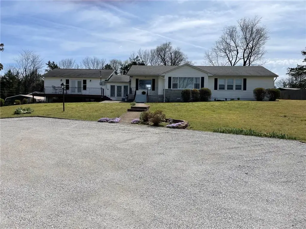 714 Circle. Drive, Berryville
