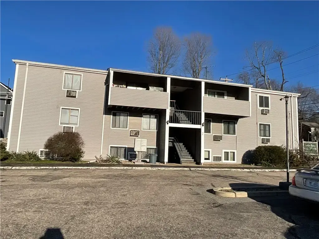 36 Cowesett Ave # 3, West Warwick