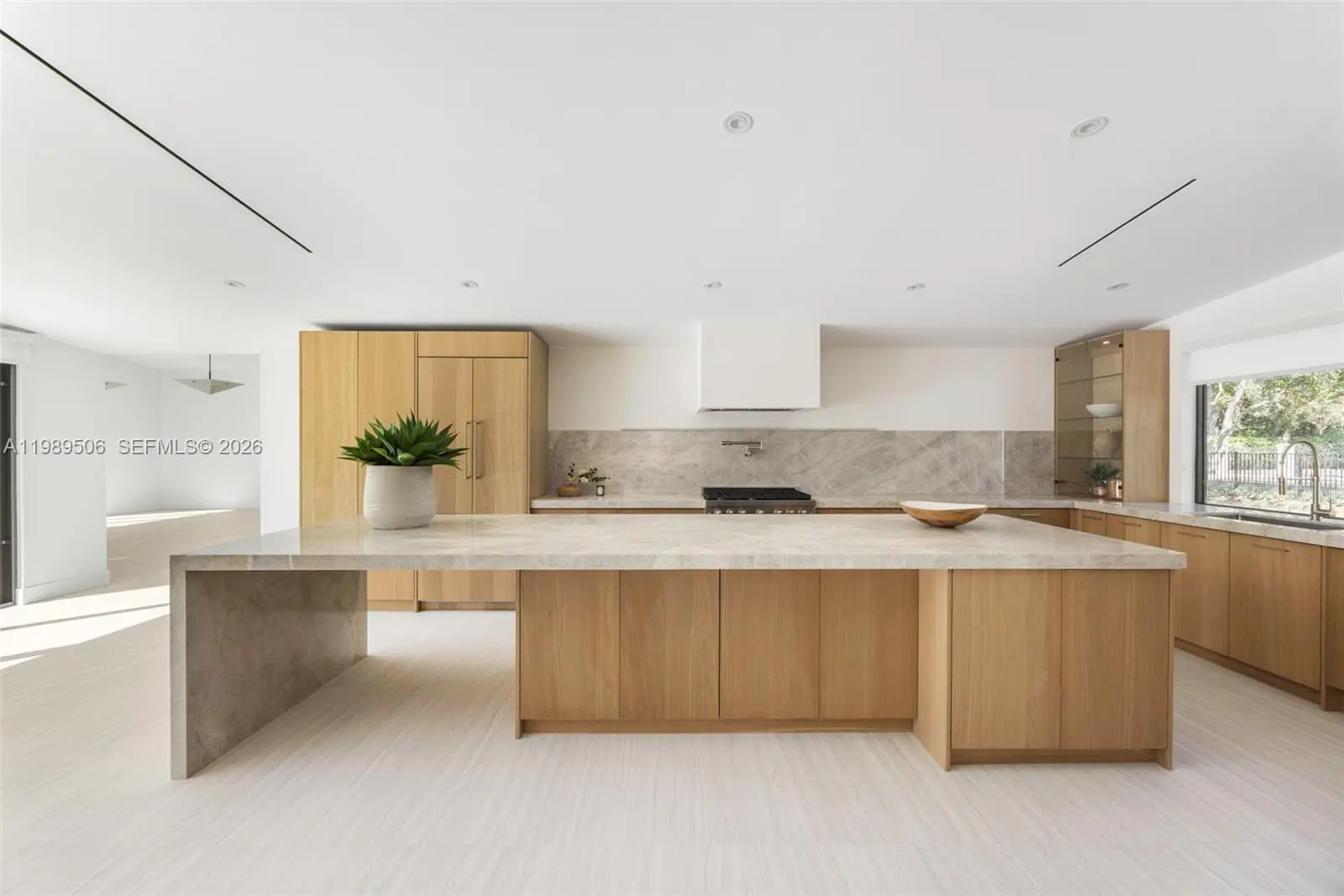 Photo of Listing #A11989506