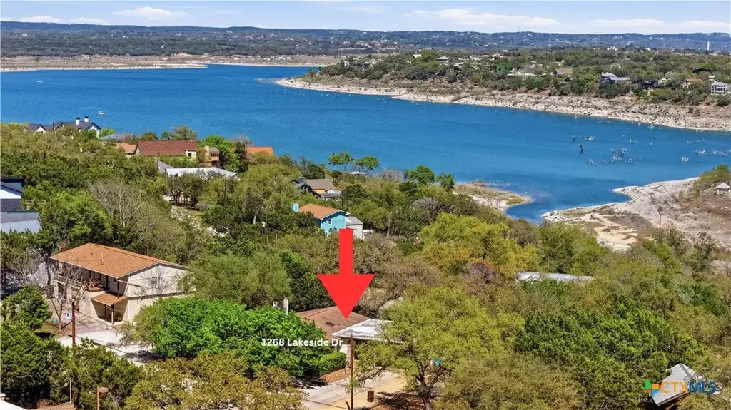 1268 W Lakeside Drive, Canyon Lake