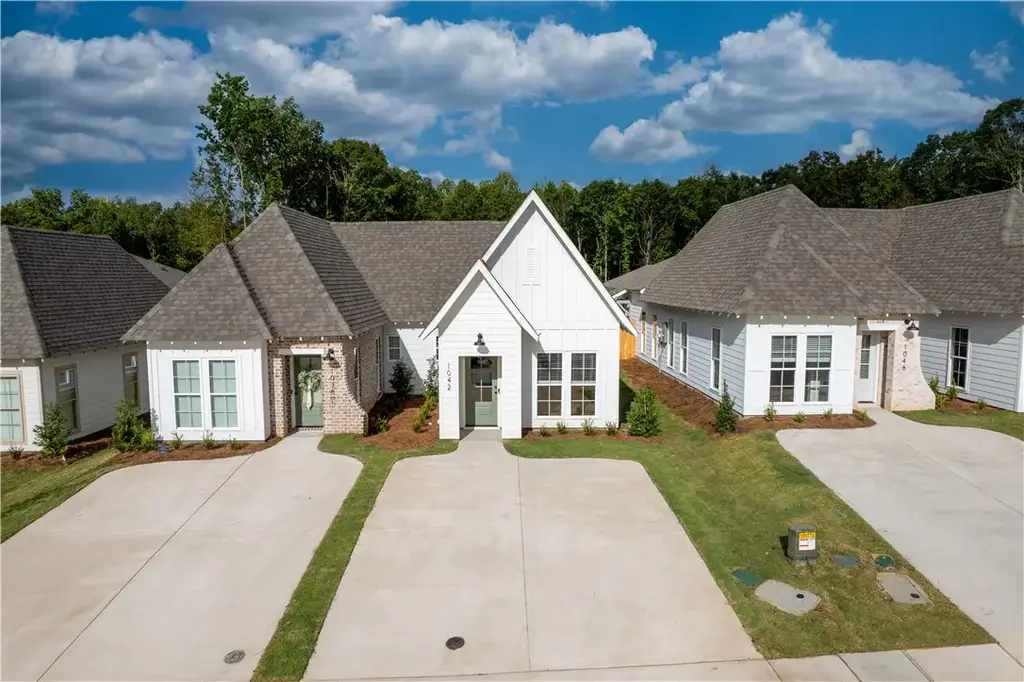 1042 Hunters Way, Opelika