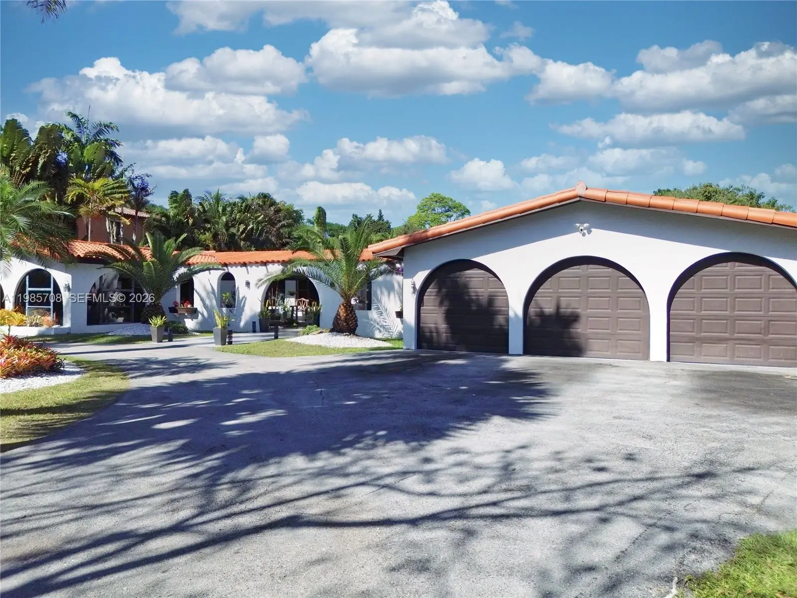 Photo of Listing #A11985708