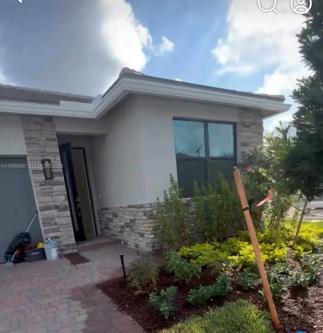 Photo of Listing #A11989360