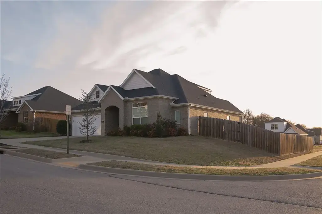 2788 N Grey Squirrel Drive, Fayetteville