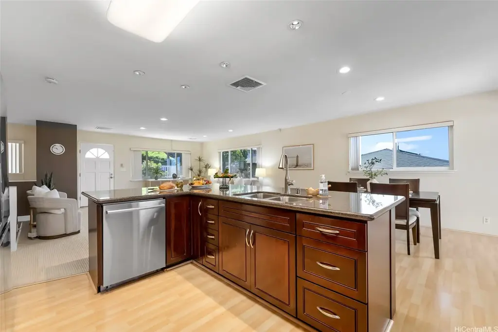 4562 Malia Street, Honolulu
