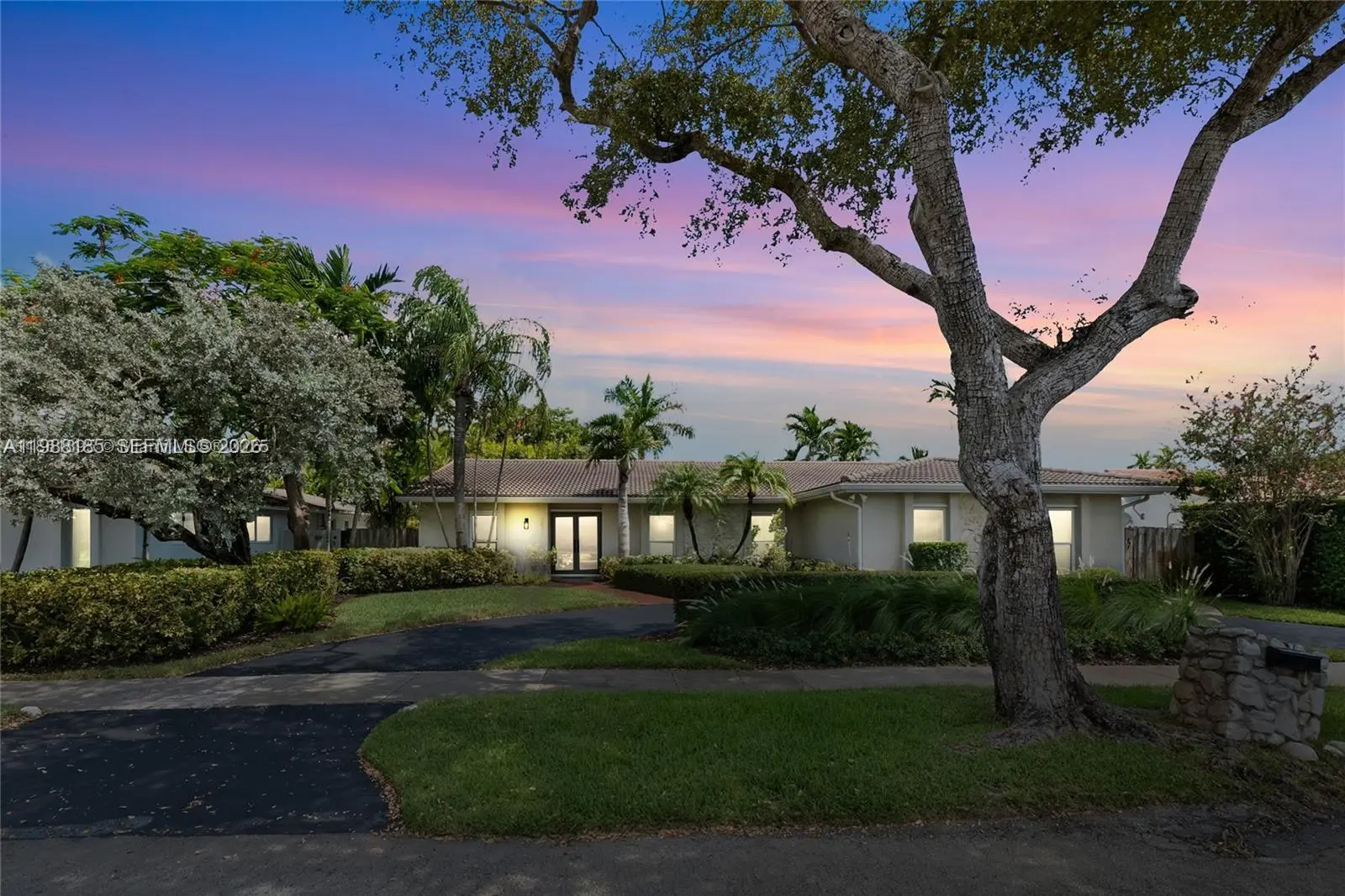 Photo of Listing #A11988185