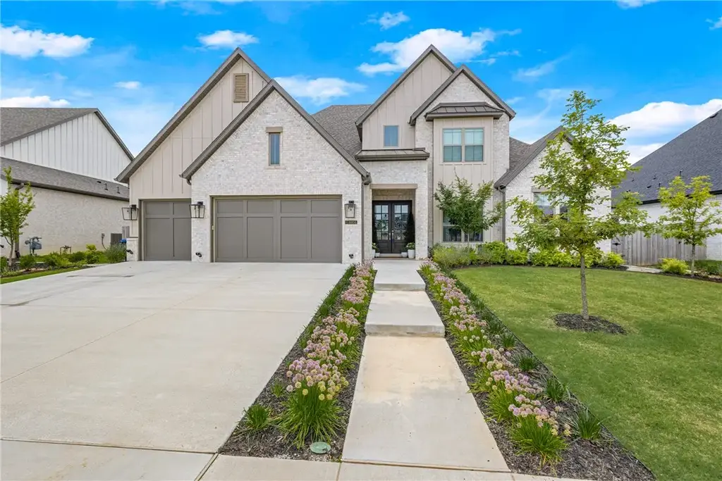 8806 W Comet Drive, Bentonville