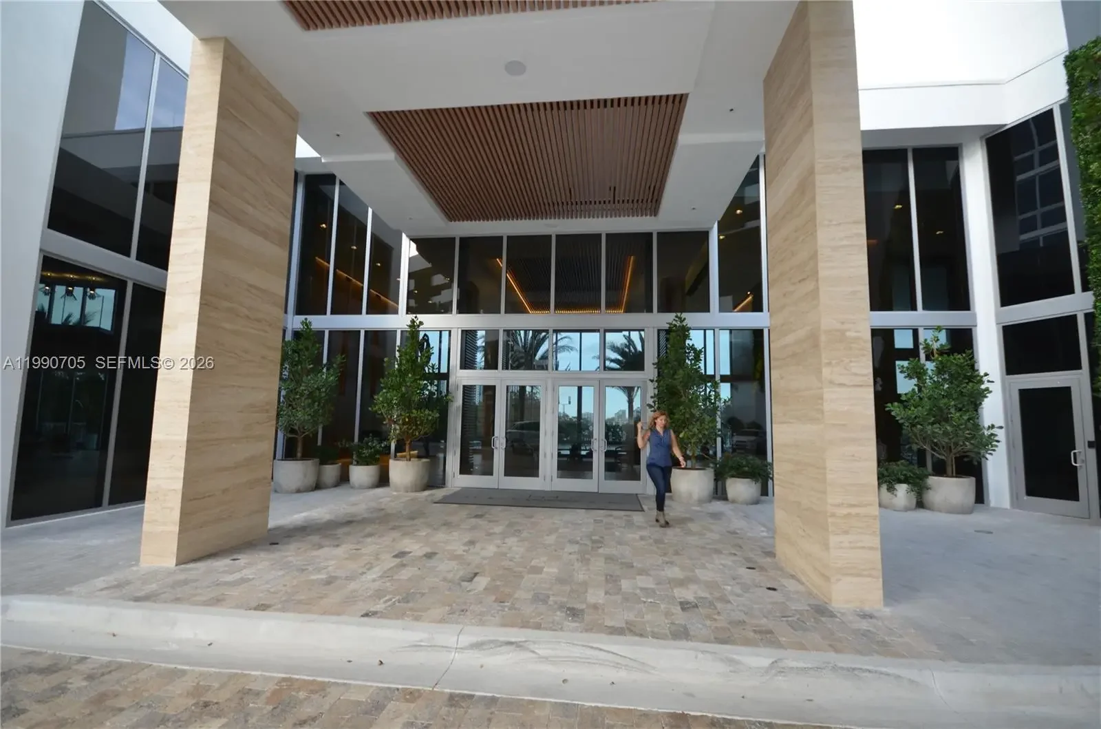 Photo of Listing #A11990705